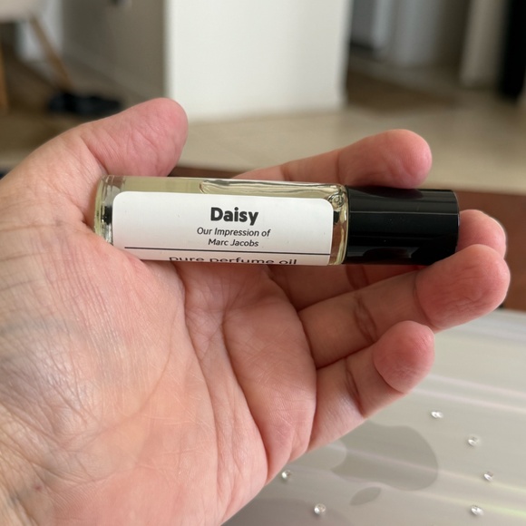 Oil Perfumery Daisy (Inspiration Daisy by Marc Jacobs) - Picture 3 of 3